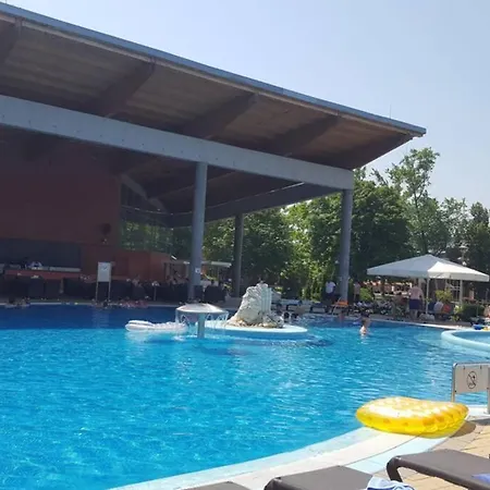 Azur Port Wellness Apartman 시오포크