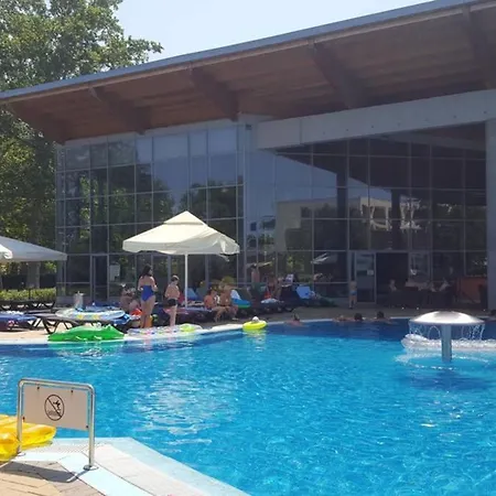 아파트 Azur Port Wellness Apartman *