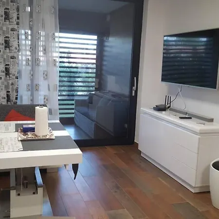 Azur Port Wellness Apartman 아파트